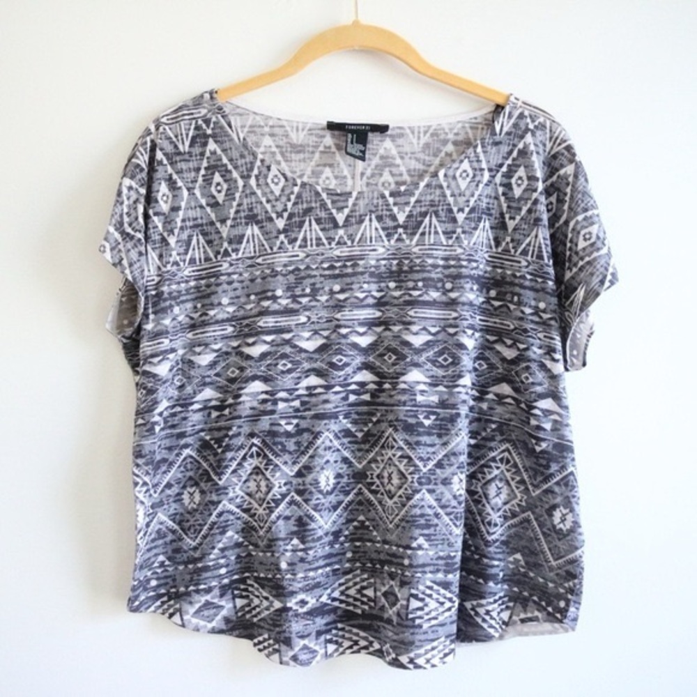 Forever 21 Grey Tribal Aztec Print Short Sleeve Tee Shirt